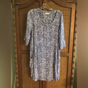 Blue Leaf- abstract Print Rayon made in India Dress . MIDI , casual , pack able!